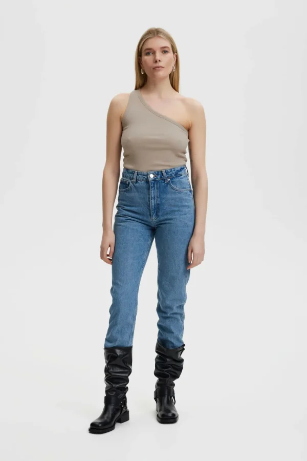 Drewgz Top>Gestuz Hot